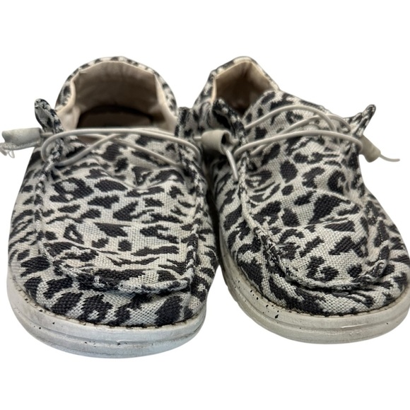 Women’s Hey Dude Wendy Woven Cheetah Gray Slip On Shoes Size 9 - Picture 2 of 6
